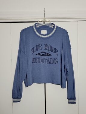 American Eagle - Blue Ridge Mountains Crewneck Cropped Sweatshirt